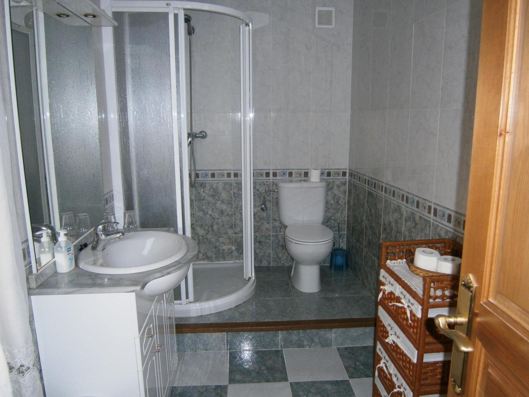 Triple Room Private Bathroom,1547106928:JPEG